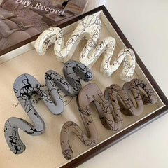 Fashion shark clip 2023 new hair claw Korean Ins retro disc hairpin Oversized hair claw clip