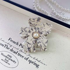 French Pearl Flower claw clip Simple sweet acetic acid hair clip Shark clip girl children top clip ponytail clip hair accessories