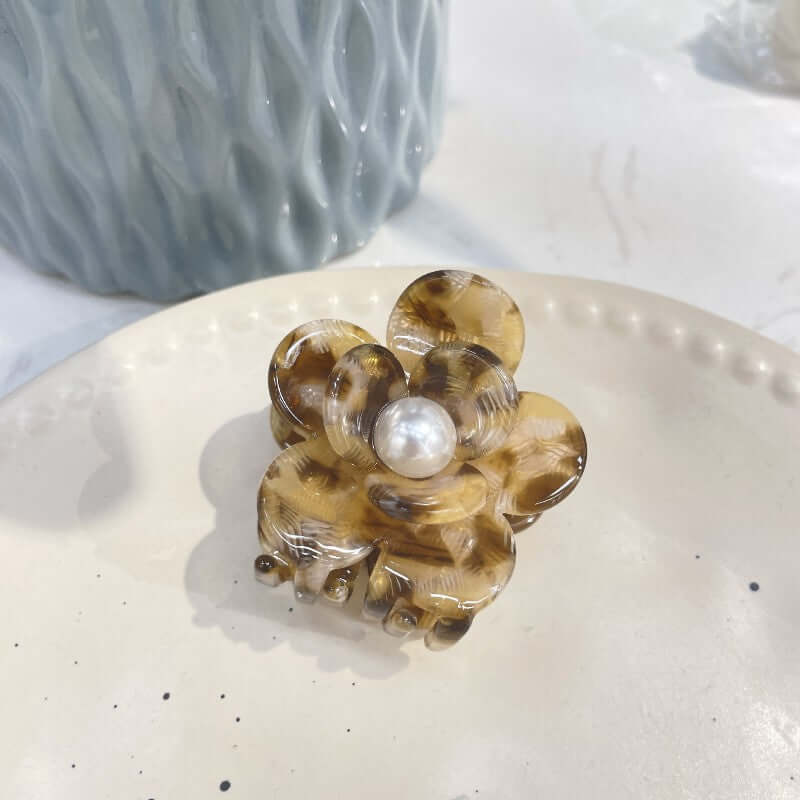 New Flower Acetic Acid Claw Pearl Hairpin Light Luxury Accessory